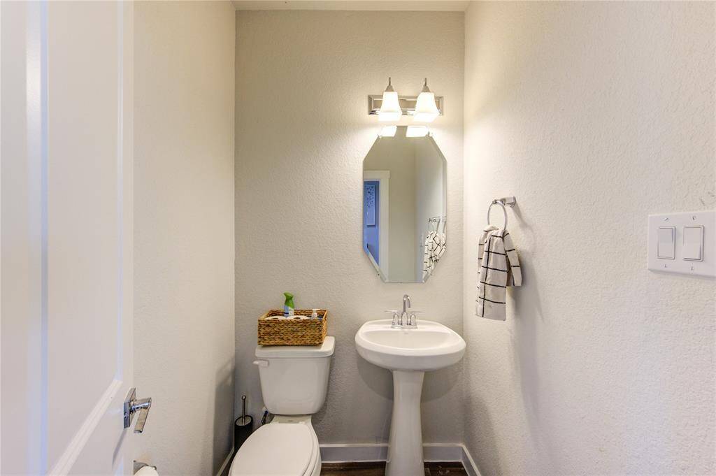 Half bathroom close to the front door