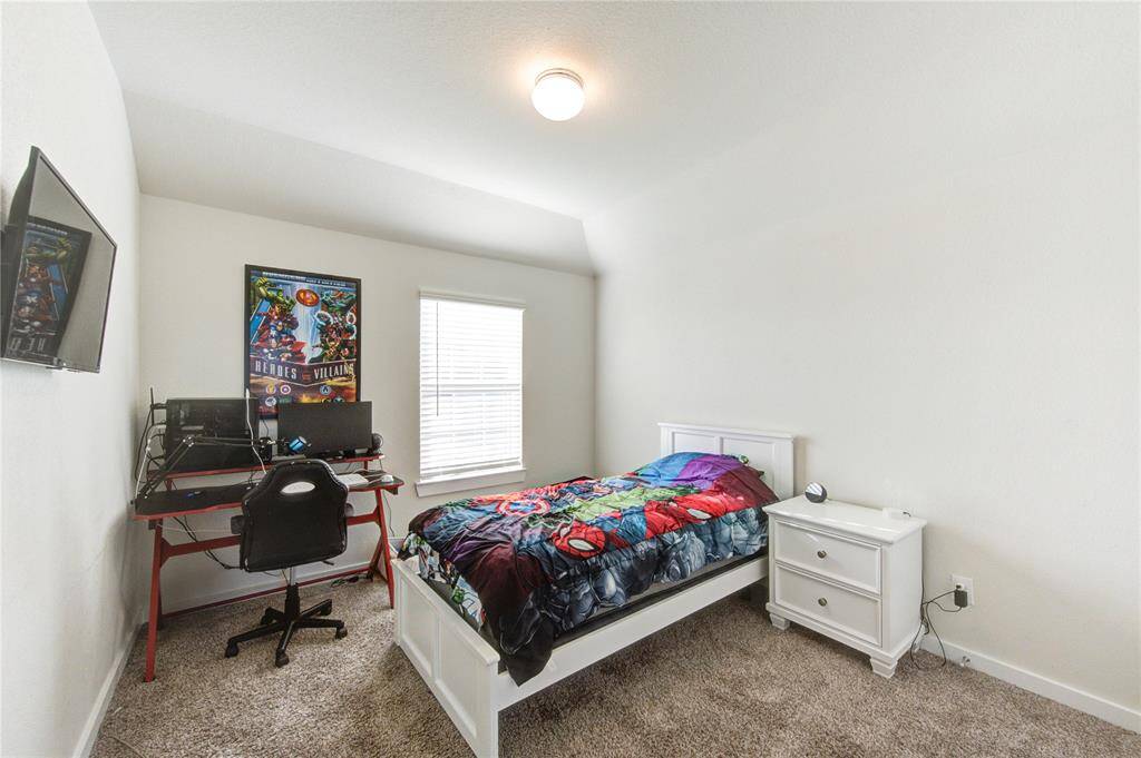 2 of 3 secondary bedrooms