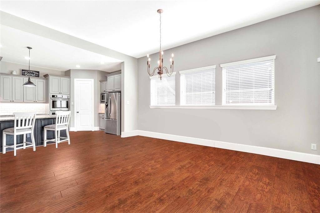 Large open dining space to fit any furniture set