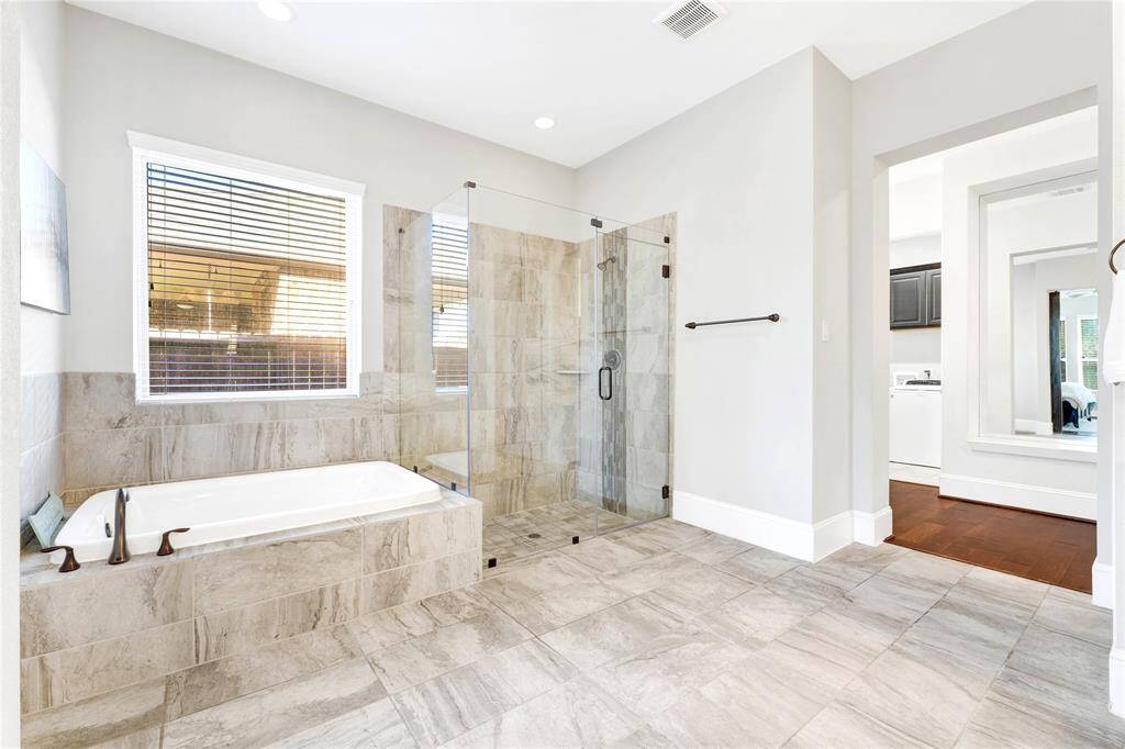 Spa like tub and extended shower