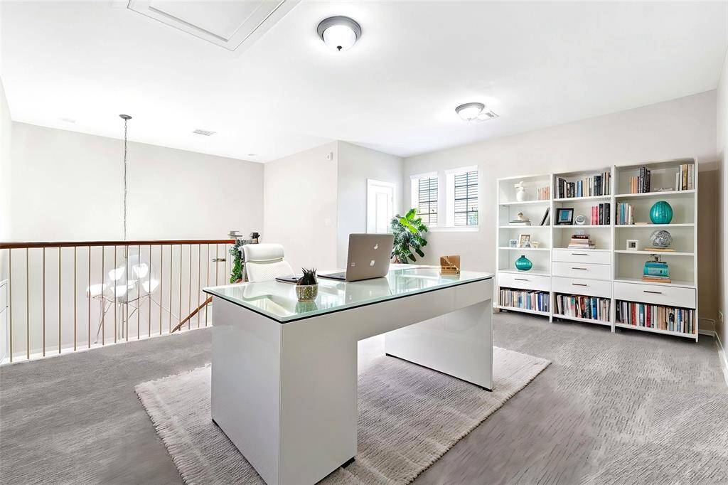 Flex space for any idea.*Virtual Staging