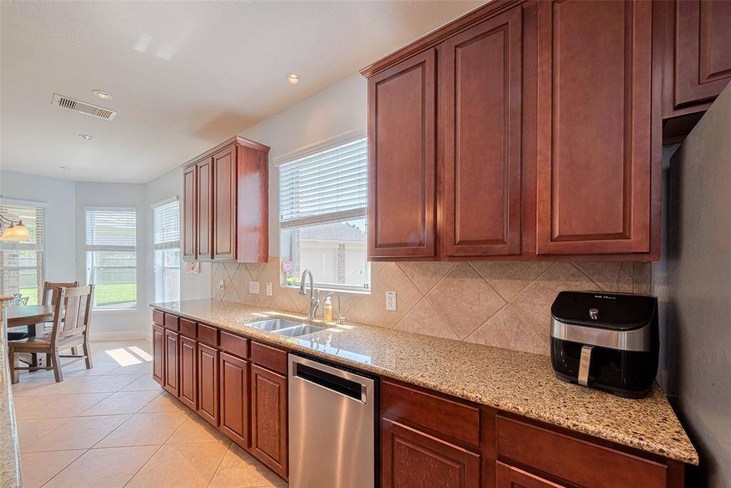 Ample storage and counter space