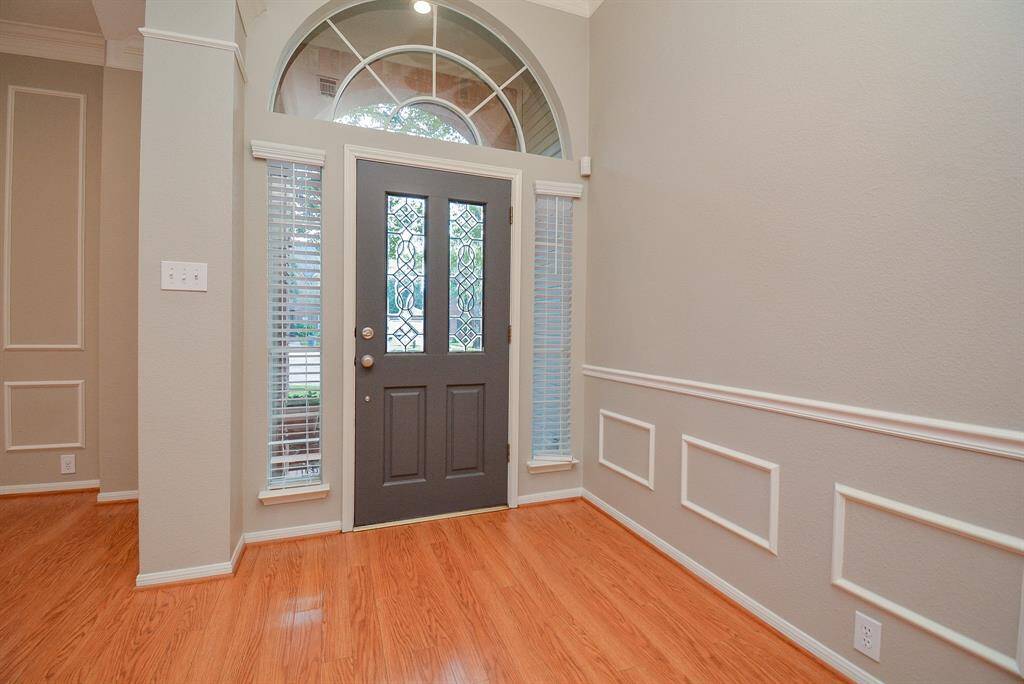 Plenty of light in this welcoming foyer