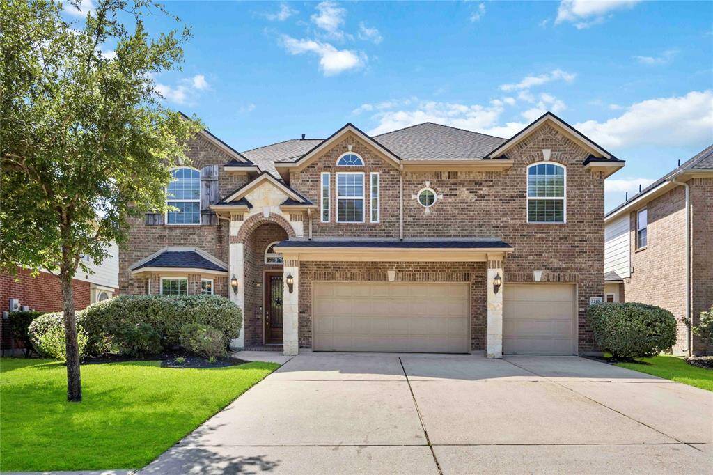 5 bedroom home in a 24 hour guard gated community. New roof! Less than 1 year old so home insurance should not be a problem!