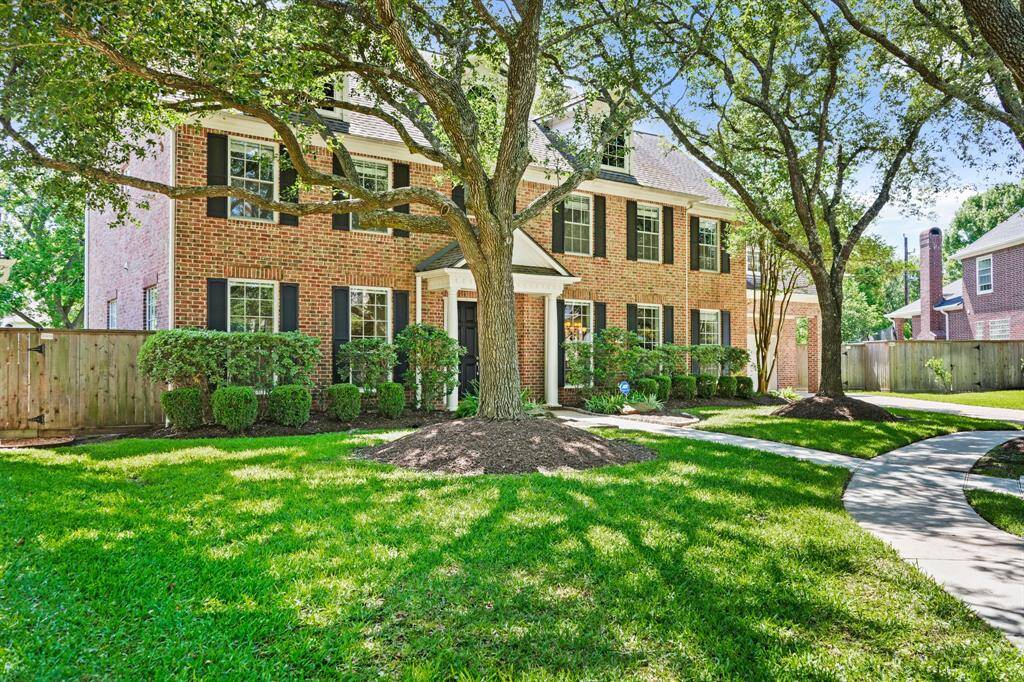 Gorgeous Landscaping and Mature Trees Showcase 3306 Alcorn Crossing