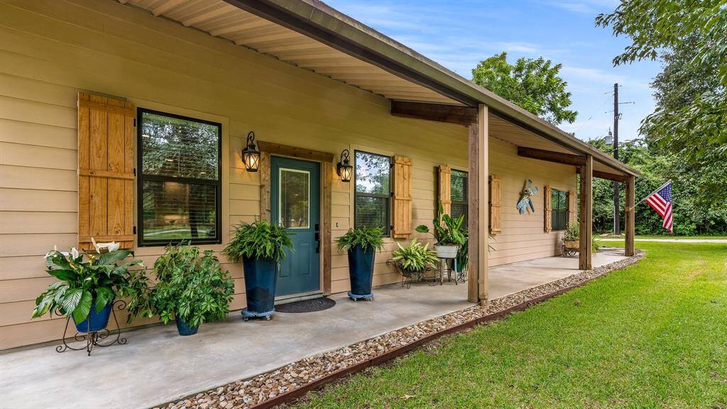 This home is constructed as a metal building with metal beams and 2x8 framing.