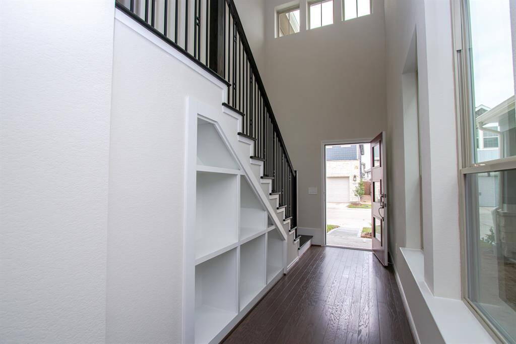 Built-in Book Niches