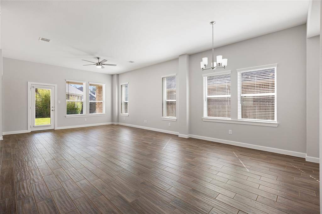 With windows this wide, you’ll be able to gaze out at the backyard and daydream about the landscaping you might get to this weekend.