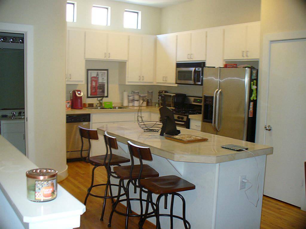 Island Kitchen with breakfast bar