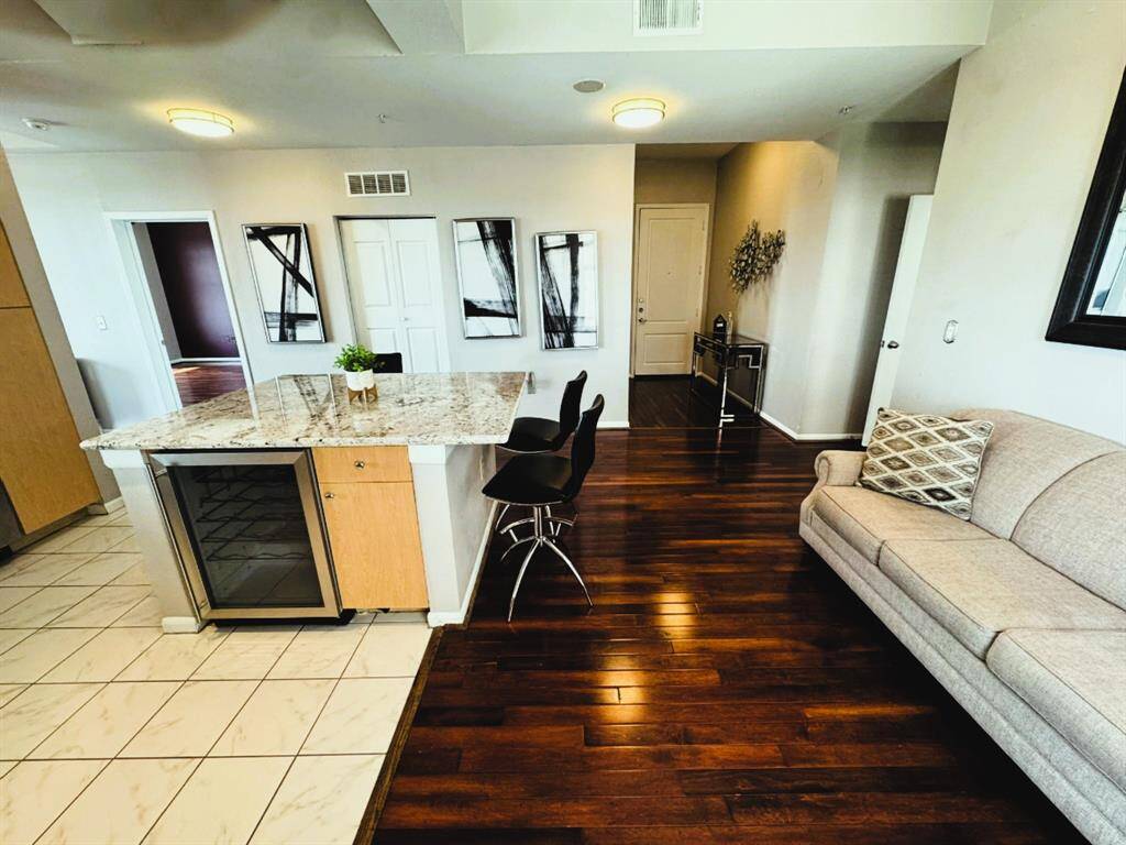 Dining/Entry