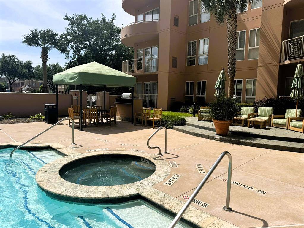 Pool/Hot Tub