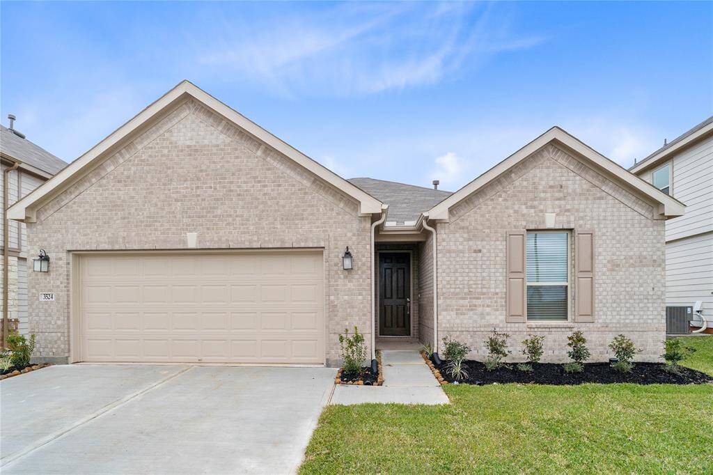 Welcome home to 3524 Sage Green Trail located in Sagecrest Preserve and zoned to Willis ISD!