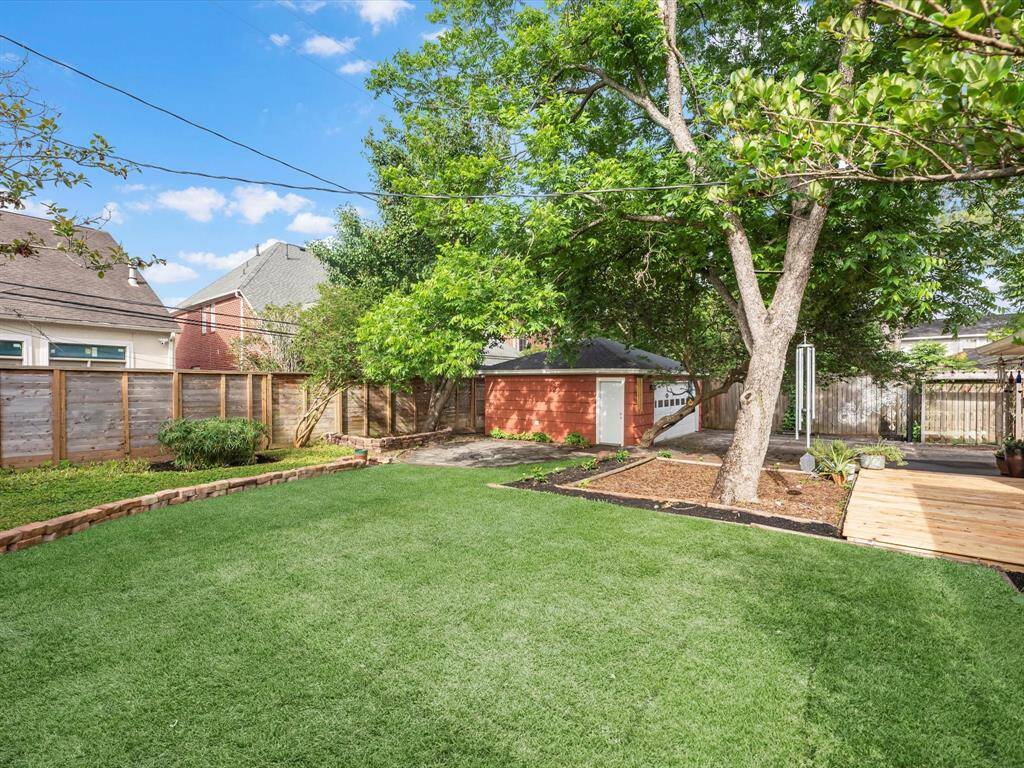 One last view of the beautiful backyard
