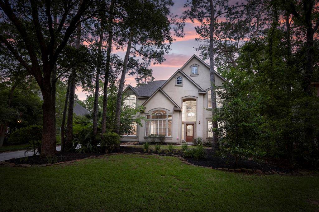 Welcome home to 37 S Piney Plains, in the heart of The Woodlands!