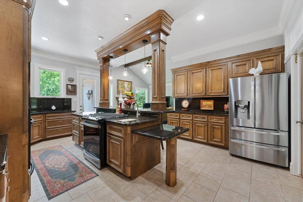 Another view of this gorgeous kitchen!