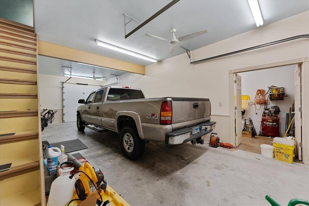 Extra workshp/Storage/tool area behind the double doors.  There are 2 sets of double doors and 2 storage areas in Shop/Barn