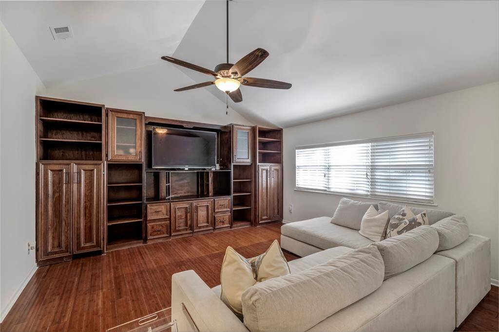 Upstairs game/flex room