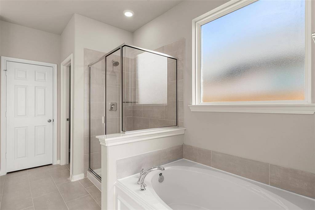 Note: Sample product photo. Actual exterior and interior selections may vary by homesite. Photo may be virtually staged