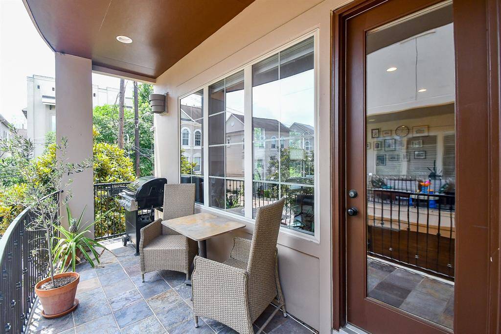 Spectacular balcony!