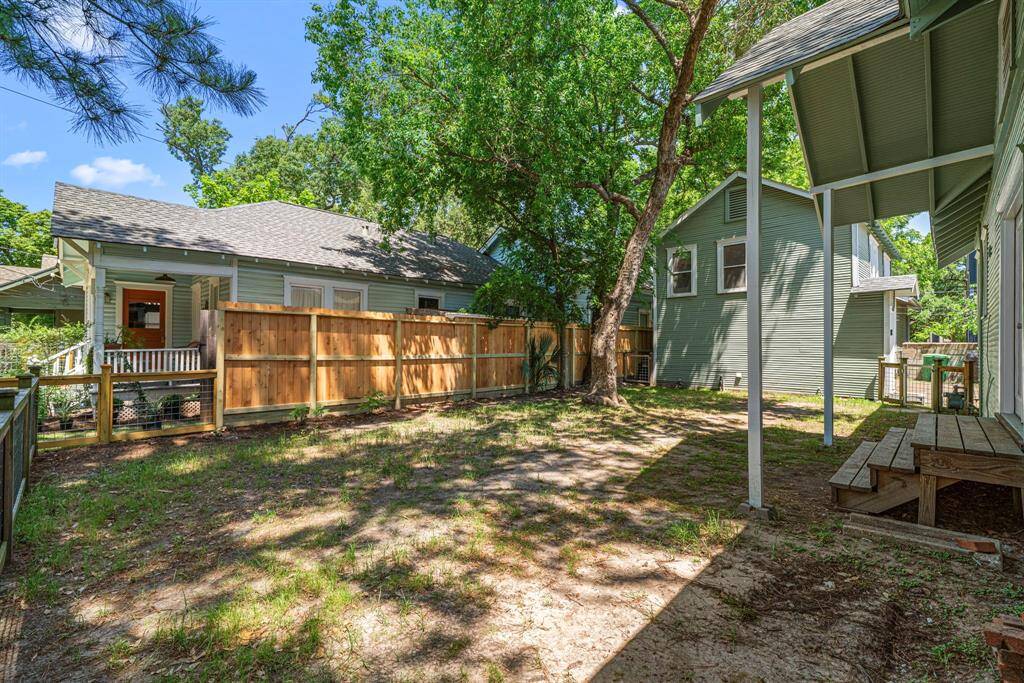 The doors from dining room lead to these steps and side yard.