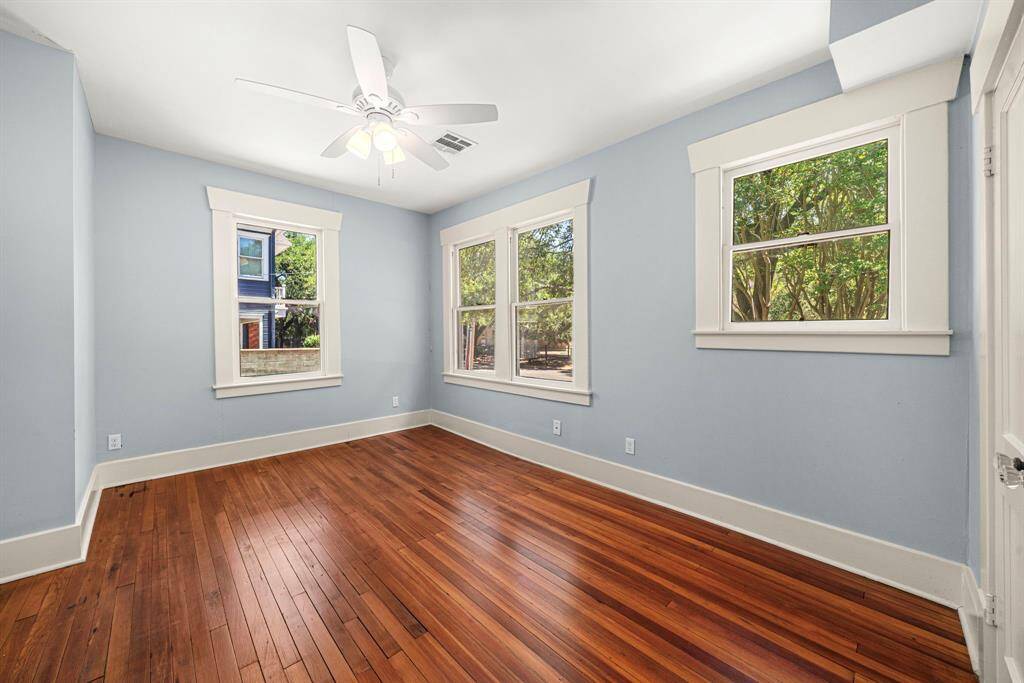 Downstairs back bedroom.