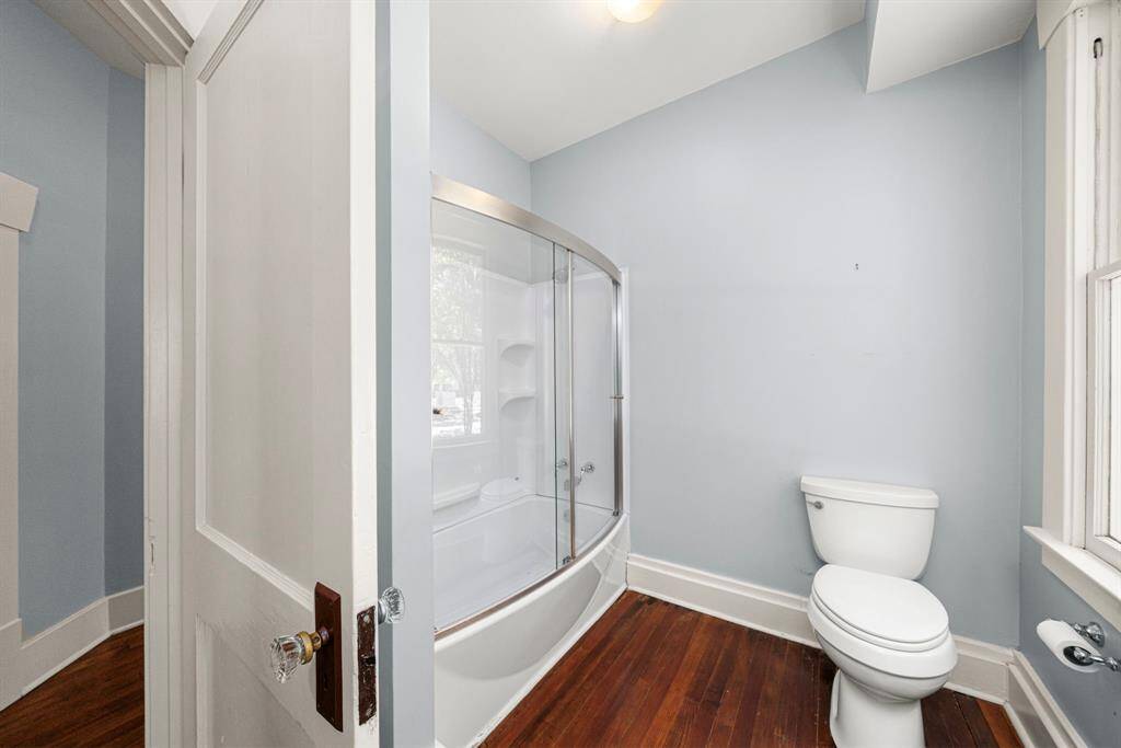 Downstairs full bath.