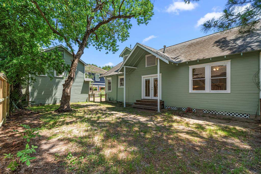 Side yard. Plenty of room to expand.