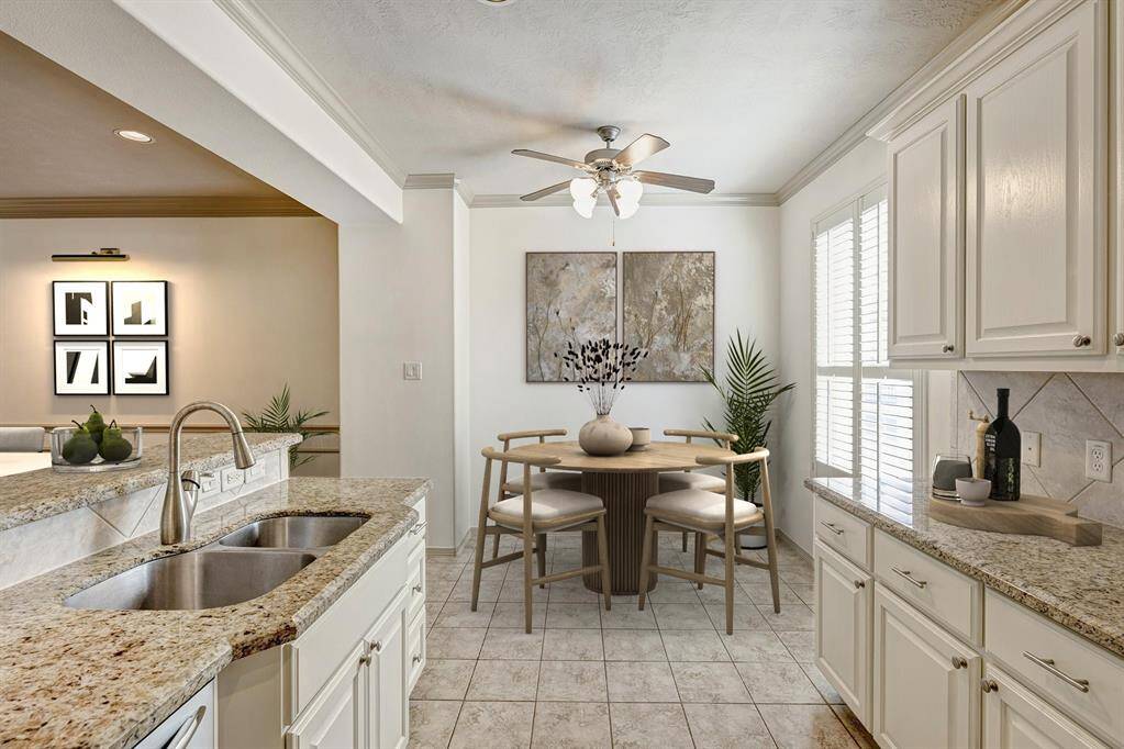 Great breakfast nook that is off the kitchen.
