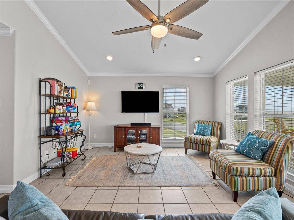 This spacious coastal living room offers an effortless blend of comfort and relaxation.