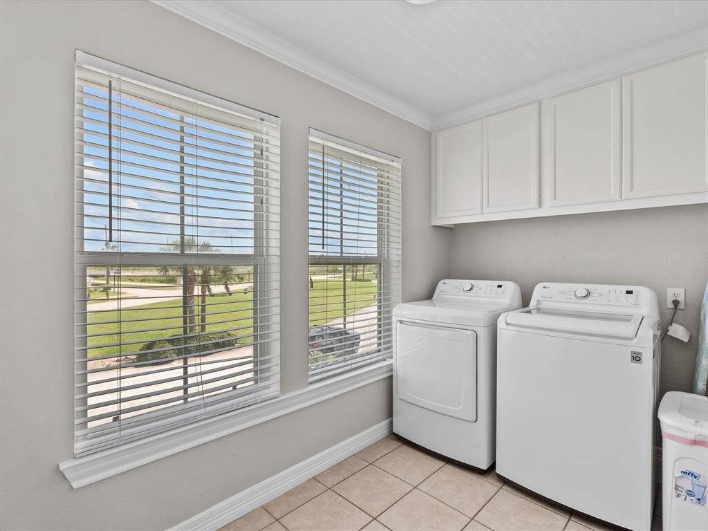Third floor large laundry room.