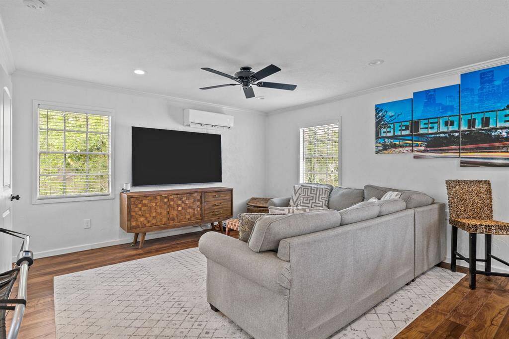 Garage Apt