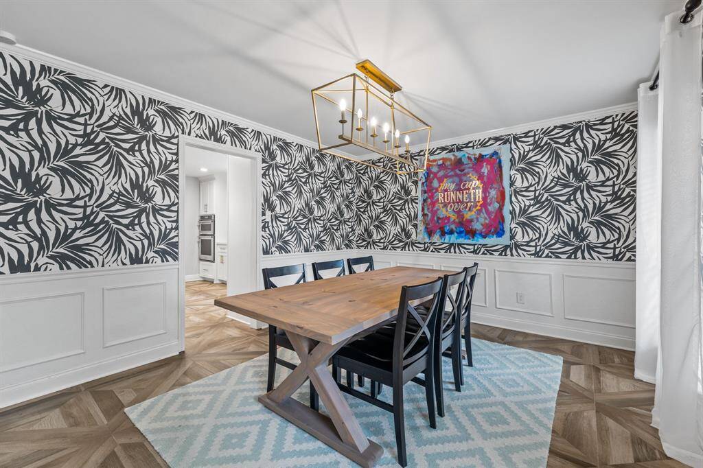 Formal Dining