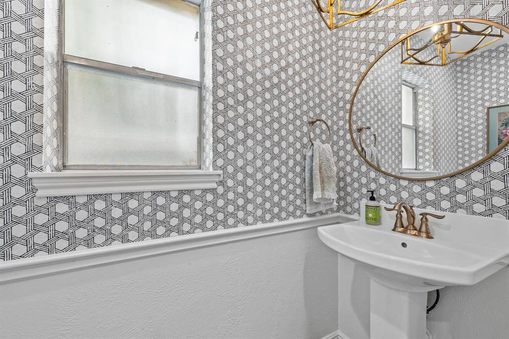 Downstairs half bath