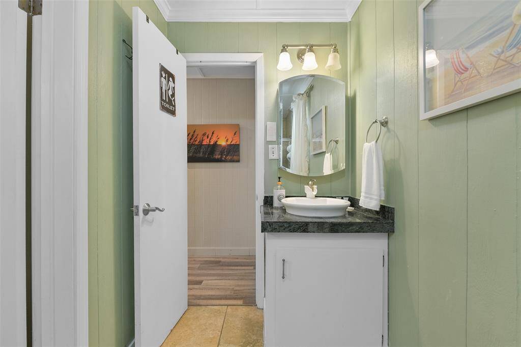 There is access for guest off the hallway to the shared bath.