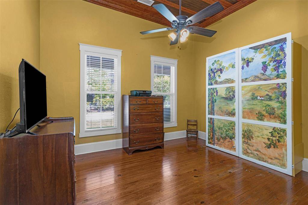This guest suite comes with a built-in murphy bed and tongue-and-groove ceiling for an additional touch.