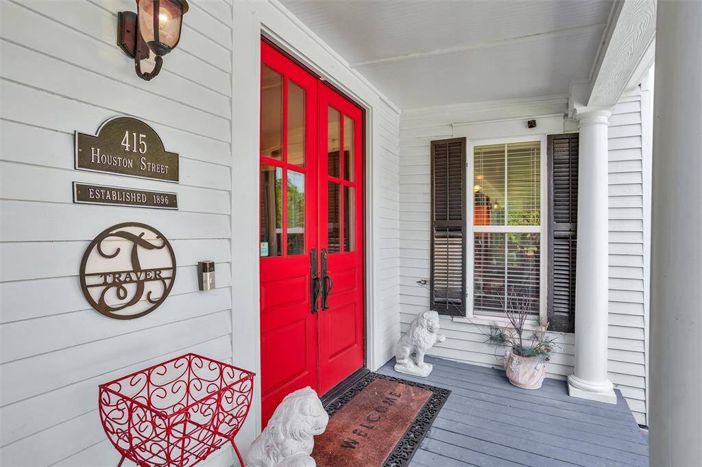 Built in 1896, this 3 bedroom, 2 bath, 1 story home welcomes you!
