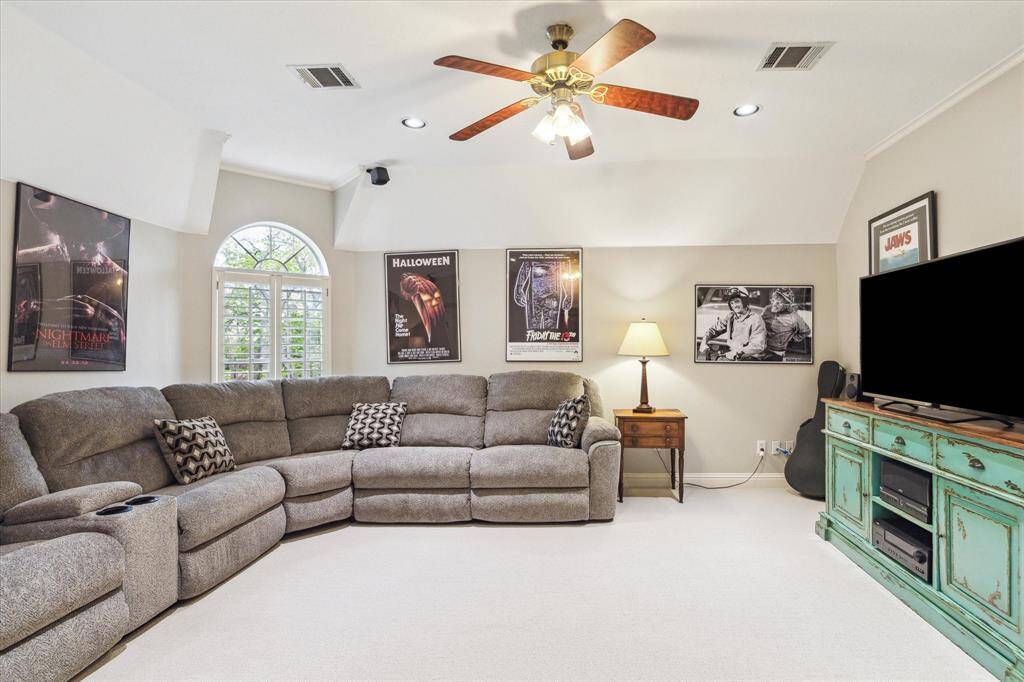 With just one window, the level of light in here is just right for movie viewing.