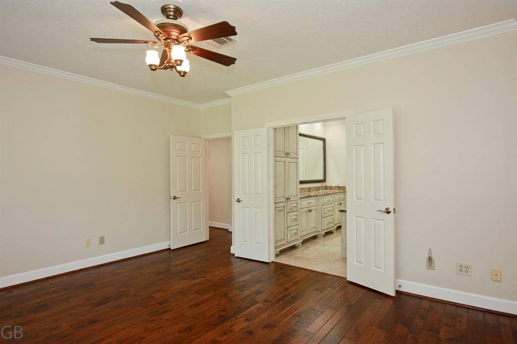 Enjoy the convenience and privacy of an en-suite bathroom