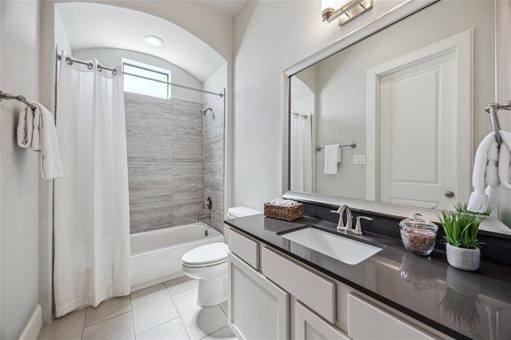 BATHROOM THREE