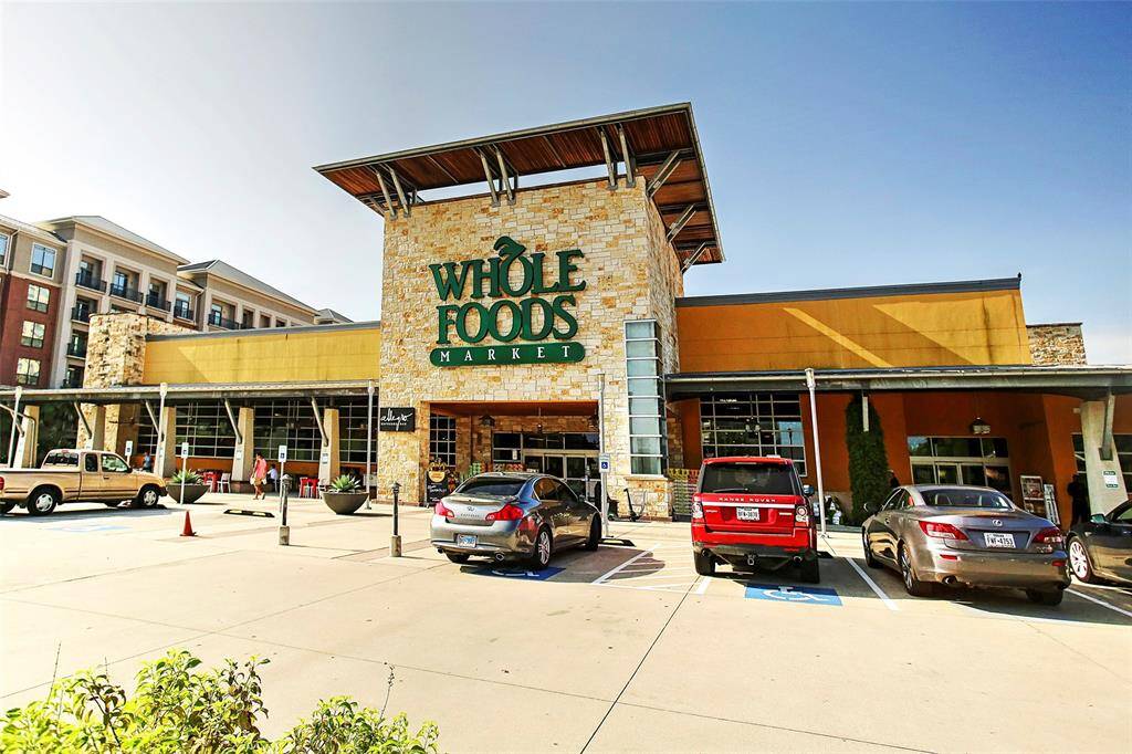 AMENITIES.  Whole Foods is also close by on West Dallas.