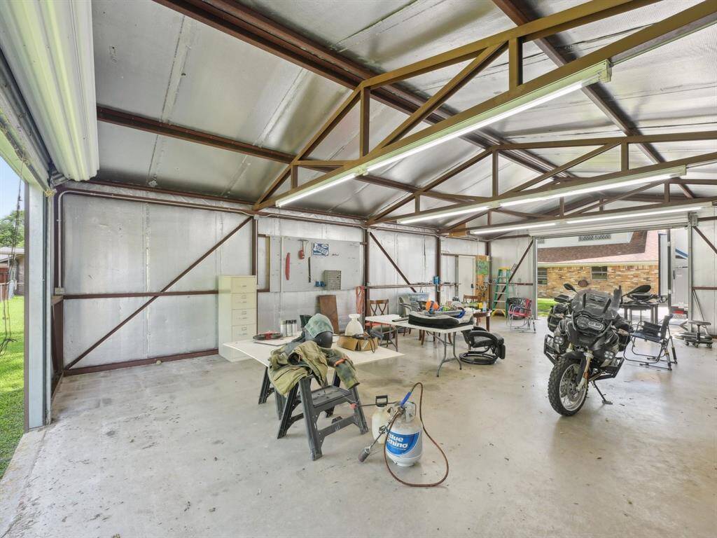 This 20x40 workshop is insulated and a great place to tinker.