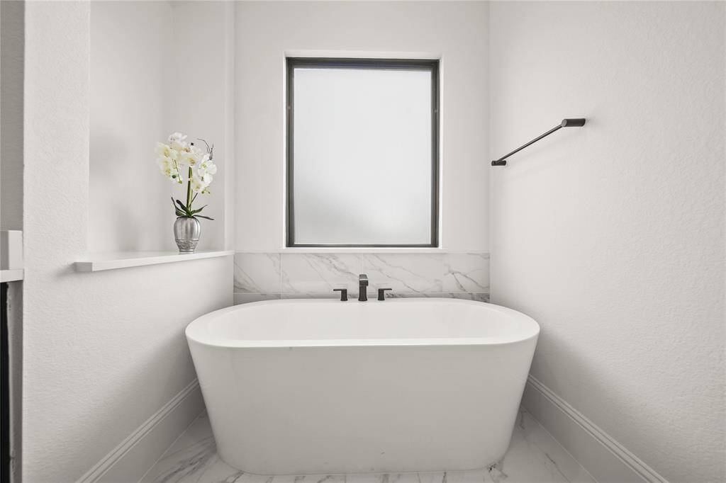 Soaker Tub