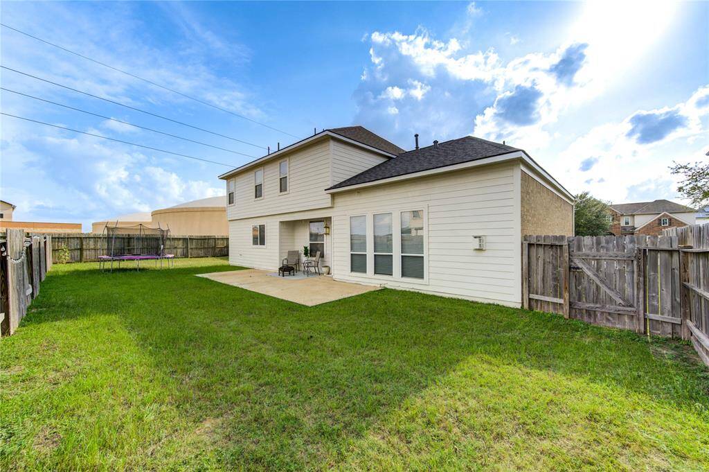Generous size backyard!