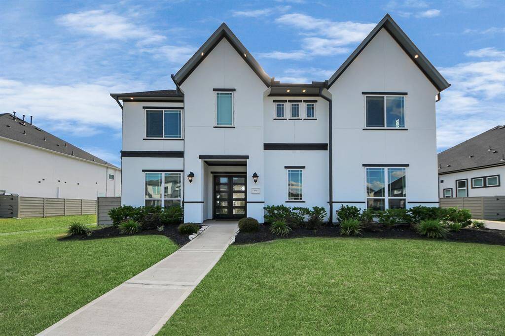 Ashby Plan by Toll Brothers, transitional elevation.
