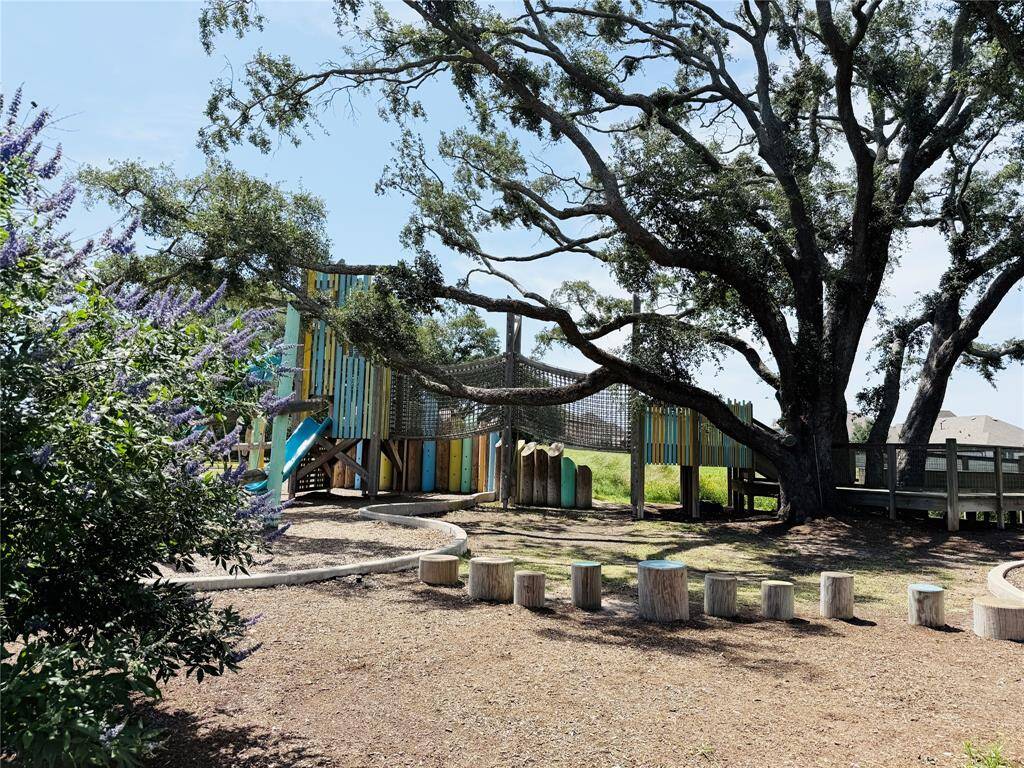 Join us at the Backyard on weekends to meet neighbors!