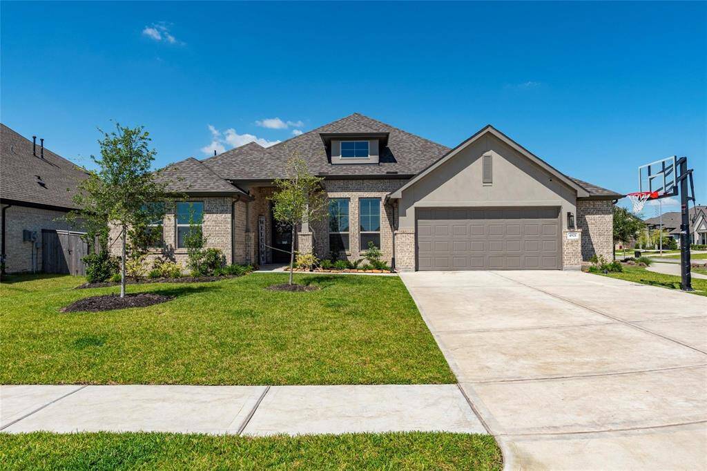 Beautiful and spacious 4-bedroom 3 full bath home built by Empire Communities located in the new League City subdivision of Coastal Point.