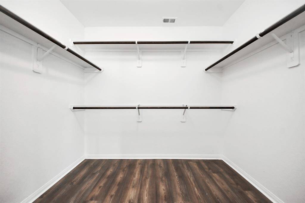 Master walkin closet