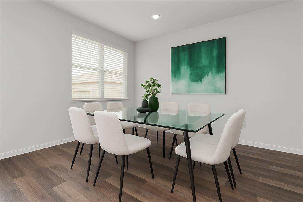 Dining room adjacent to kitchen