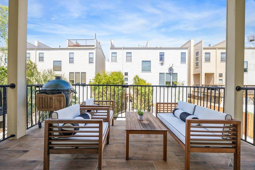 Newly renovated patio located right off of the living room with a newly installed stylish wood-look tile floor. The spacious balcony offers plenty of room for a grill and is perfect for dining al fresco.