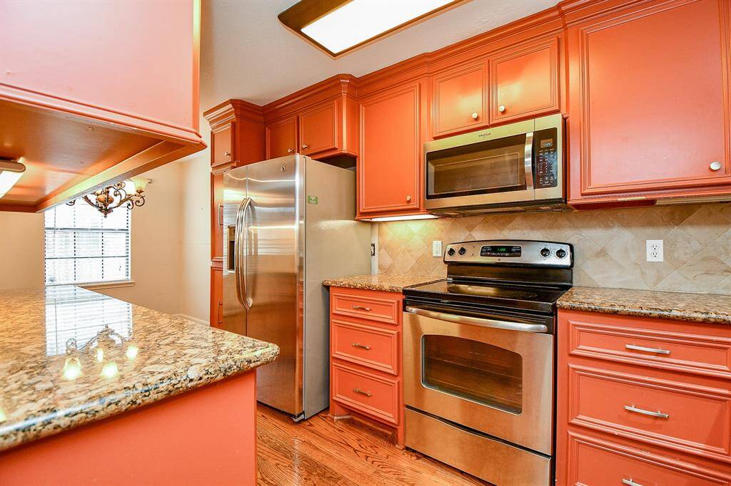 Ample cabinet space for all your kitchen needs.